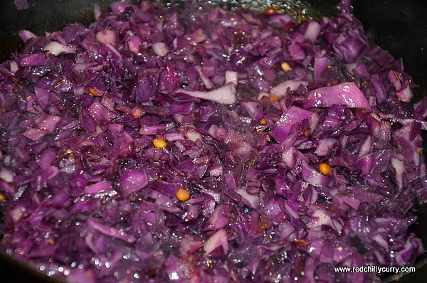 red cabbage poriyal